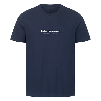 Navy blaues T-Shirt mit Rundhalsausschnitt und einem Sportlichem Schnitt. Brustaufdruck mit dem Logo von Hall of Horsepower Automotive Clothing in Weiß. 