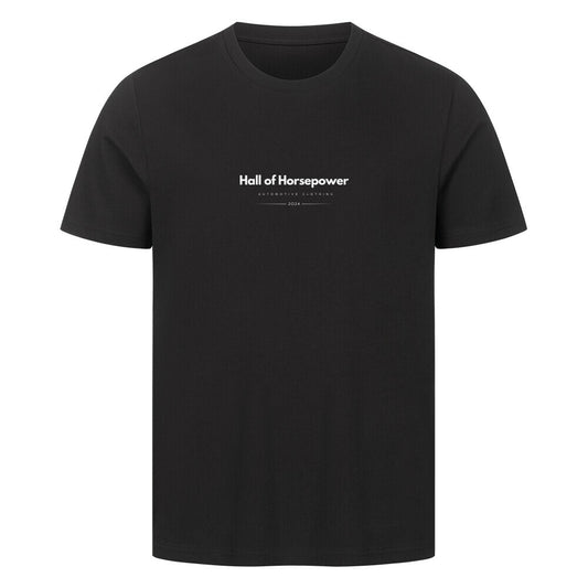 Schwarzes T-Shirt mit Rundhalsausschnitt und einem Sportlichem Schnitt. Brustaufdruck mit dem Logo von Hall of Horsepower Automotive Clothing in Weiß. 