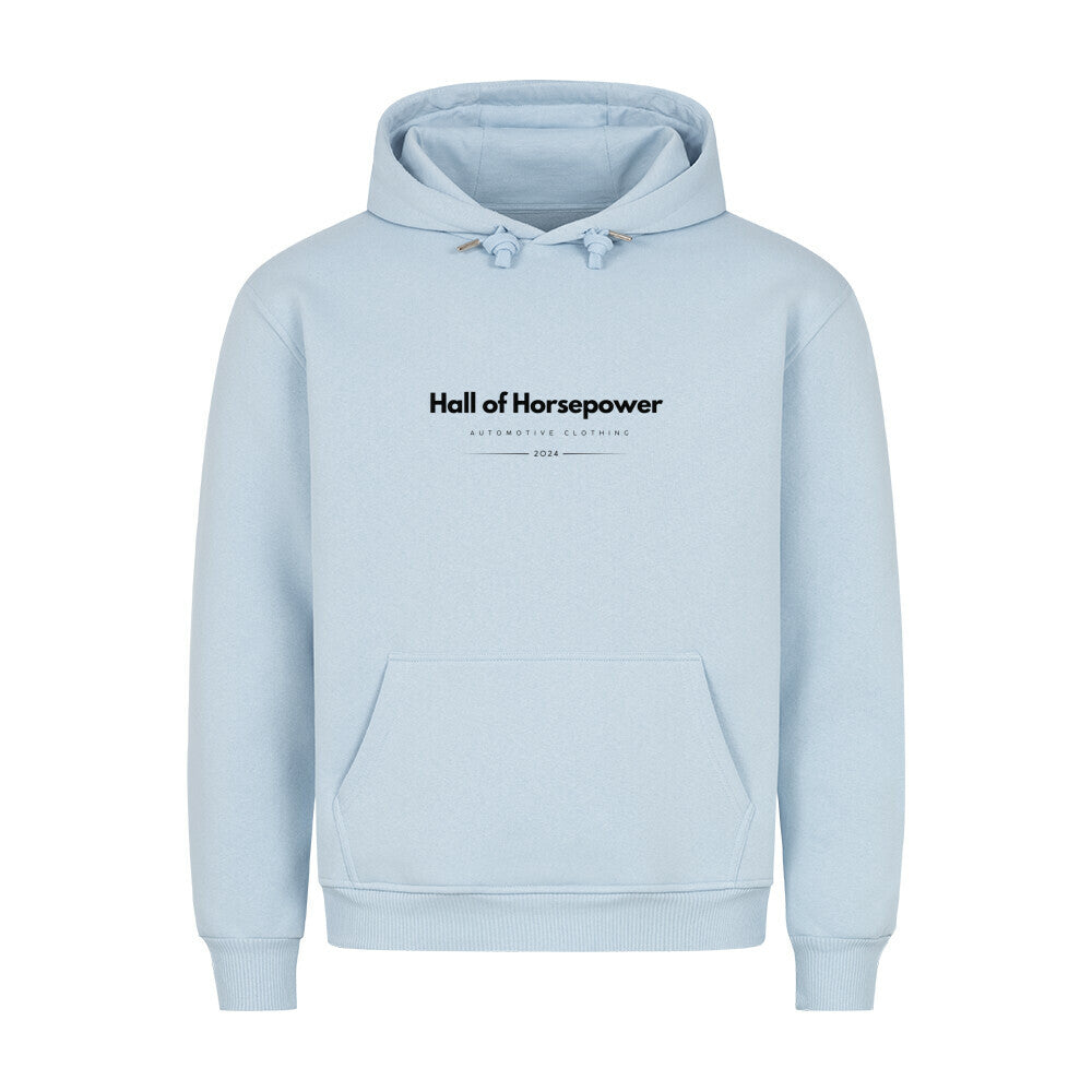 Hellblauer Kapuzenpullover inklusive  Bändel mit Metallenden. Brustaufdruck mit dem Logo von Hall of Horsepower Automotive Clothing in Schwarz.  Zudem besitzt der Pullover eine Bauchtasche die von Innen angeraut ist.