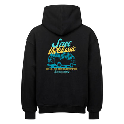 Schwarzer Oversized Hoodie mit Kapuze von hinten mit dem Aufdruck Save the Classic, einem Bulli und Hallos Horsepower Automotive Clothing in der Mitte vom Rücken. Farblich in Hellblau und Gelb kombiniert