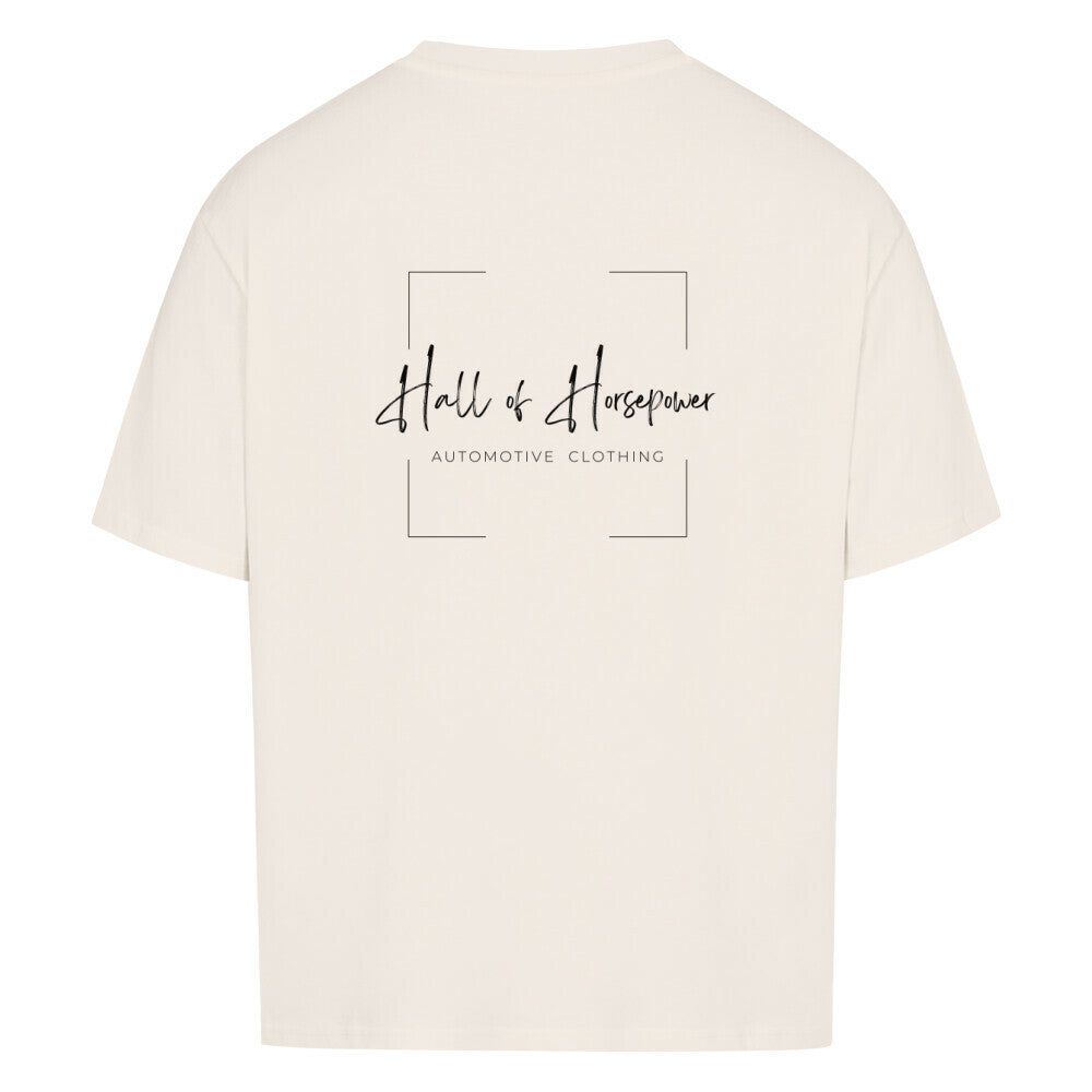Beiges Oversized Shirt mit Aufdruck Hall of Horsepower Automotive Clothing in Schwarz auf dem Rücken. 
