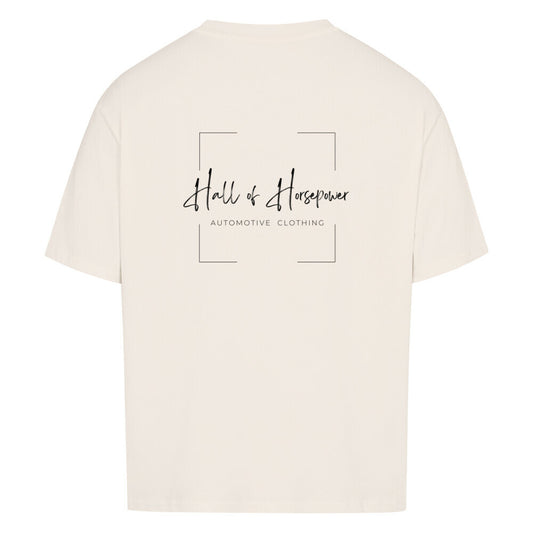 Beiges Oversized Shirt mit Aufdruck Hall of Horsepower Automotive Clothing in Schwarz auf dem Rücken. 